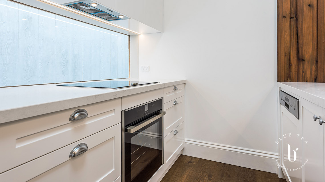Shaker kitchen with Window Splashback | Blue Tea