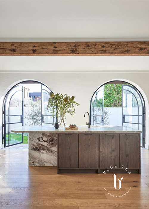 Woollahra feature kitchen island with arched doors